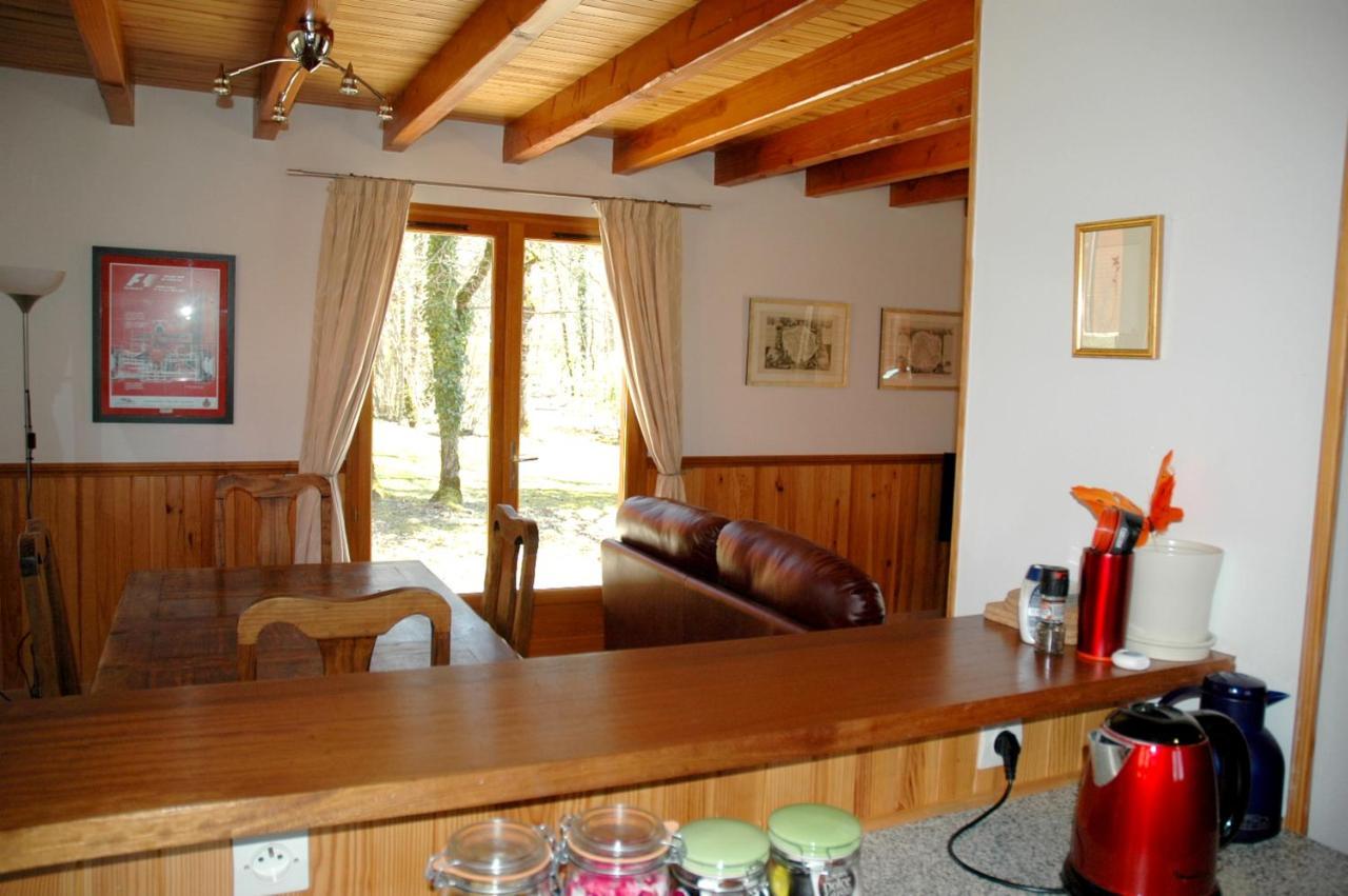 Maison De 2 Chambres Avec Vue Sur Le Lac Piscine Partagee Et Jardin Amenage A Lachapelle Auzac Екстериор снимка