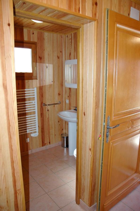 Maison De 2 Chambres Avec Vue Sur Le Lac Piscine Partagee Et Jardin Amenage A Lachapelle Auzac Екстериор снимка
